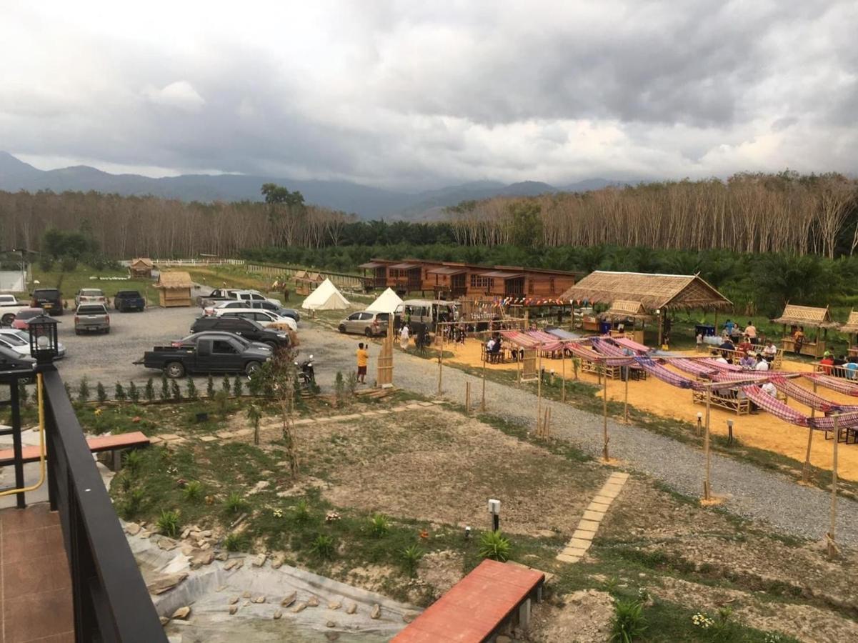 Raina Bualuang Cafe & Farm Stay Ban Na No Exterior photo