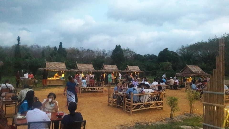 Raina Bualuang Cafe & Farm Stay Ban Na No Exterior photo