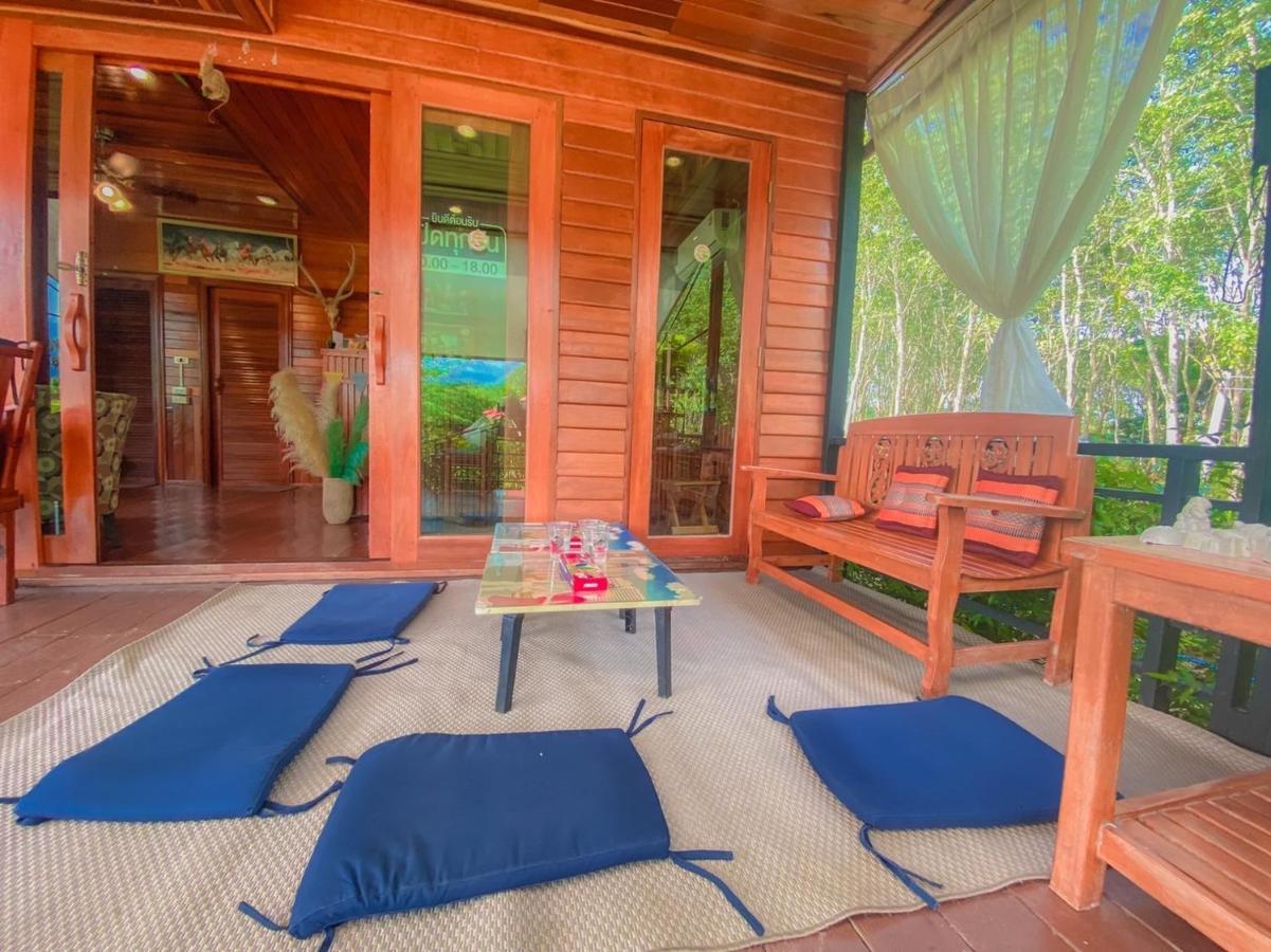 Raina Bualuang Cafe & Farm Stay Ban Na No Exterior photo