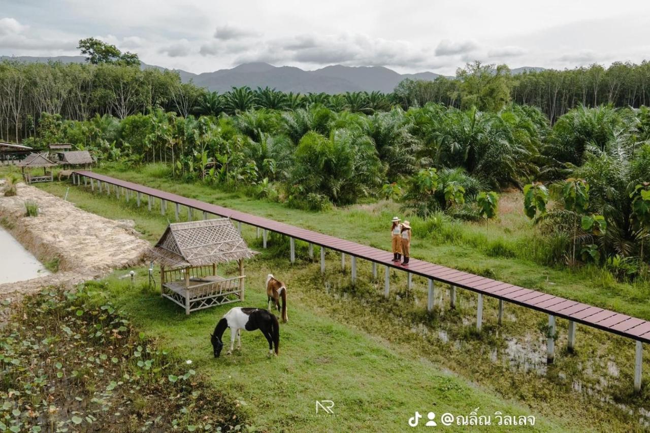 Raina Bualuang Cafe & Farm Stay Ban Na No Exterior photo