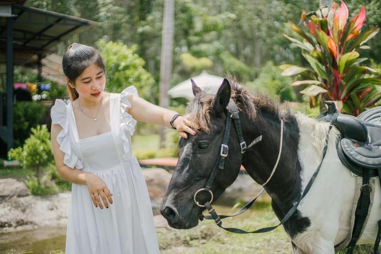 Raina Bualuang Cafe & Farm Stay Ban Na No Exterior photo